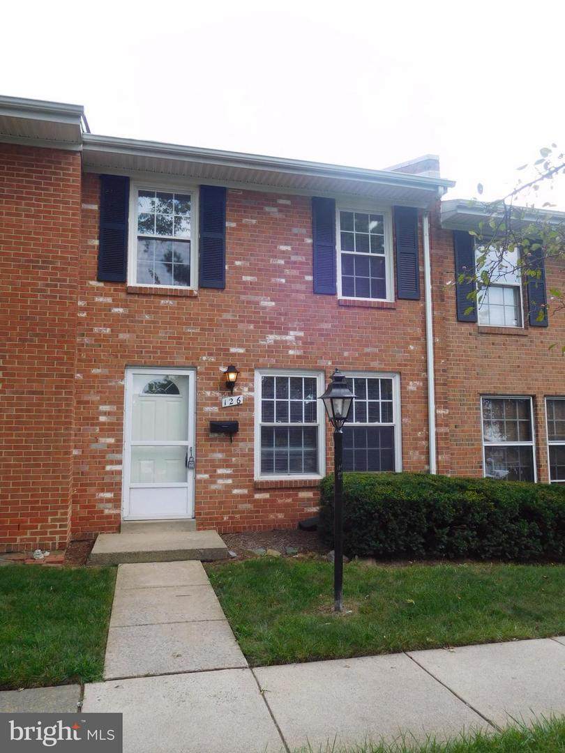 126 N Sterling Boulevard - Photo 1