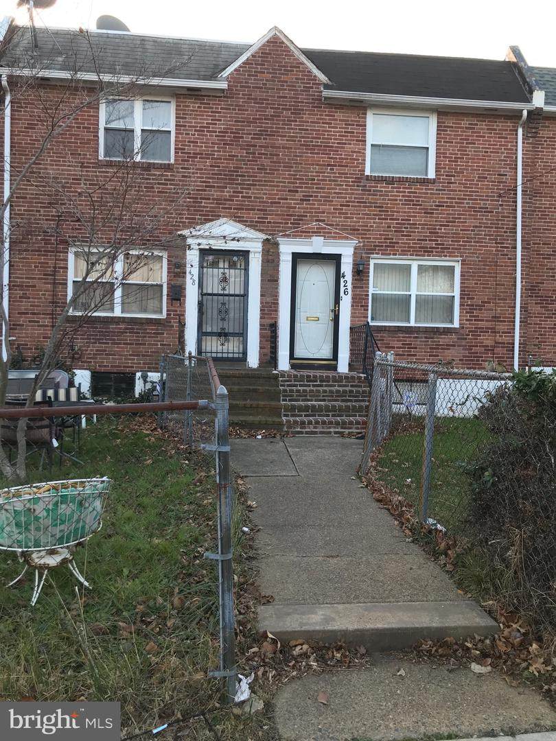 426 35TH Street - Photo 1