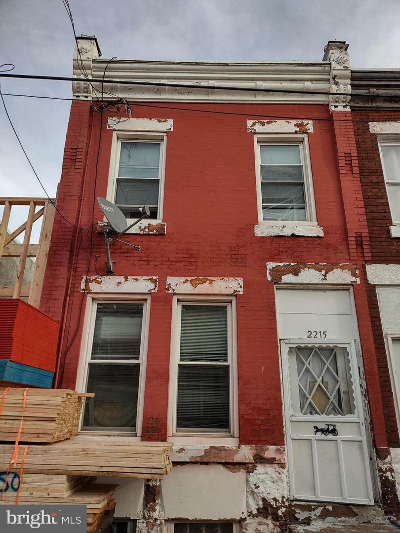 2215 10TH Street - Photo 1