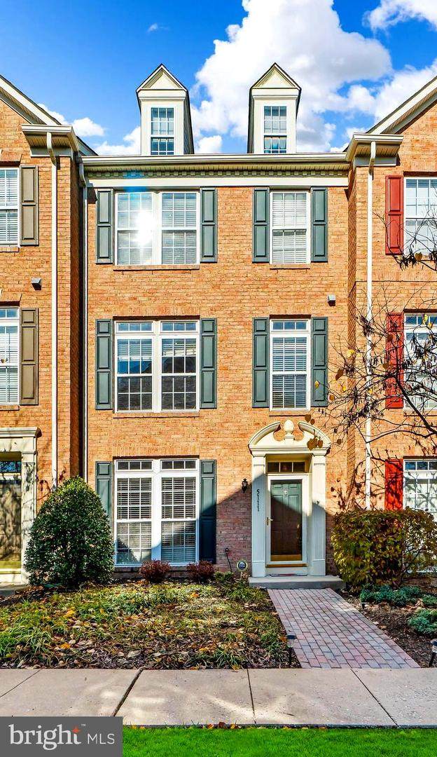 5111 Key View Way - Photo 1