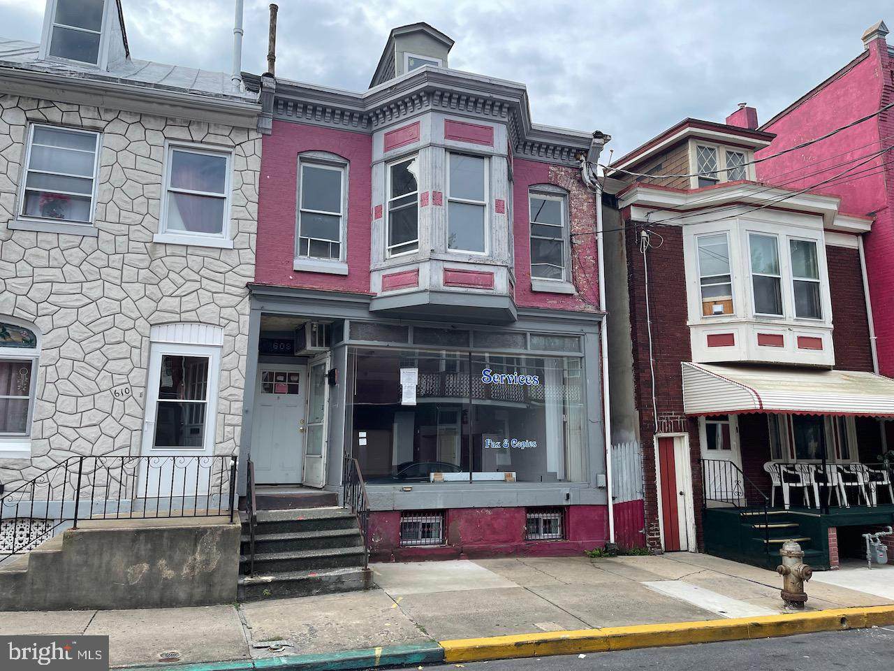 608 Bingaman Street - Photo 1