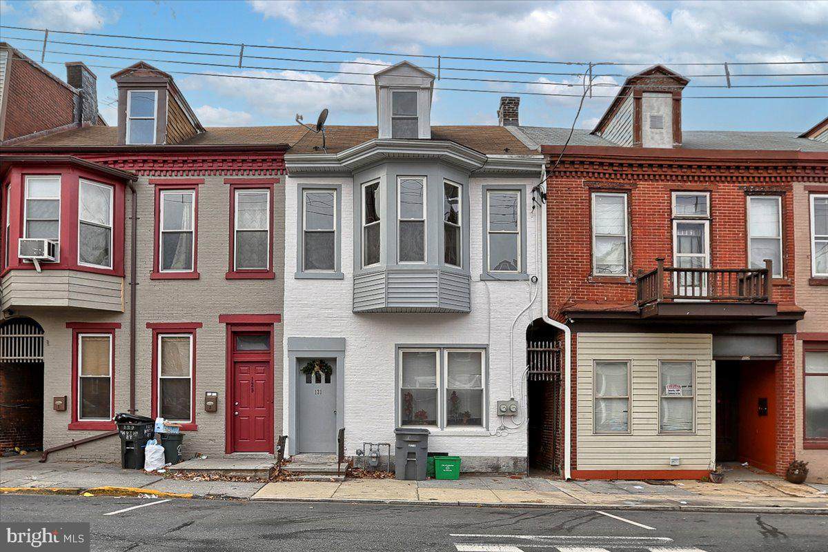 131 9TH Street - Photo 1
