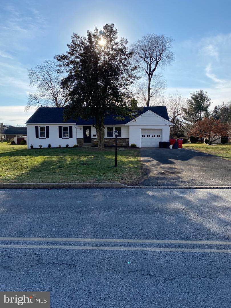 1006 Emma Lane - Photo 1