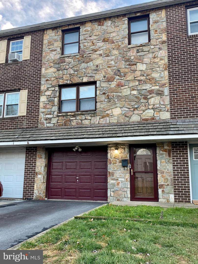 426 Maple Street - Photo 1