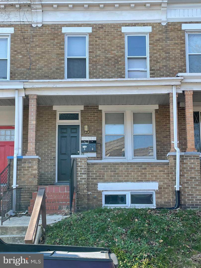 2881 Pelham Avenue - Photo 1