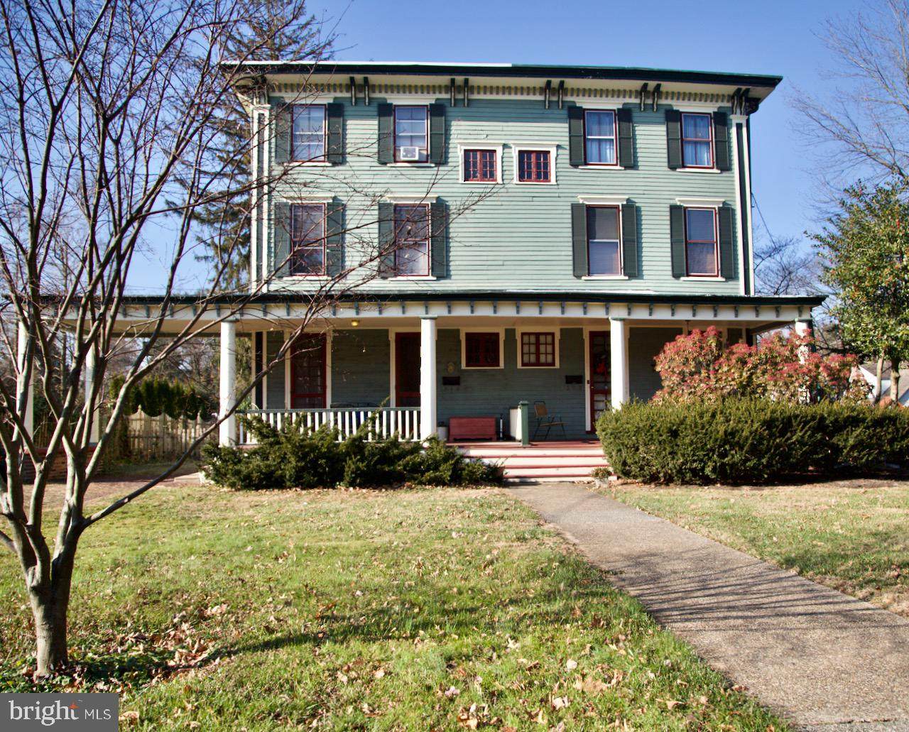 310 Warwick Road - Photo 1