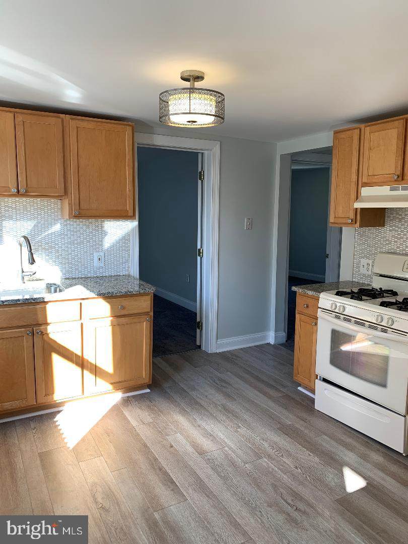 905 Eldridge Avenue - Photo 1