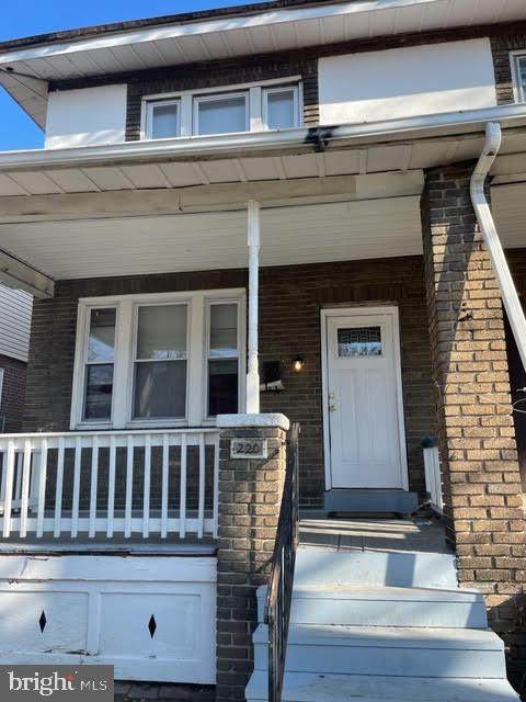 220 Ardmore Avenue - Photo 1