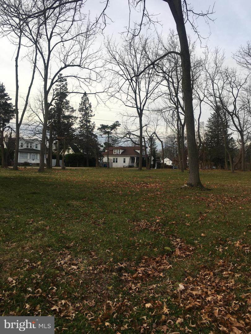 849-847 West Chester Pike - Photo 1