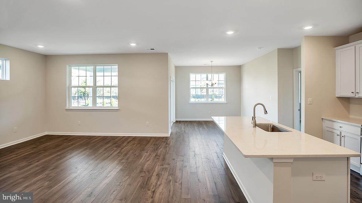 53 Walton Way - Photo 1