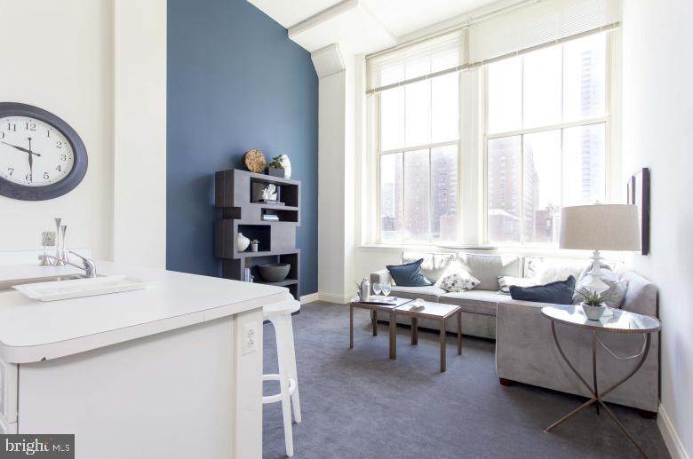 2121-41 Market Street - Photo 1