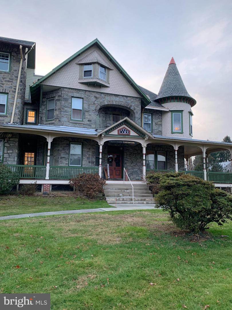 192 Lansdowne Avenue - Photo 1
