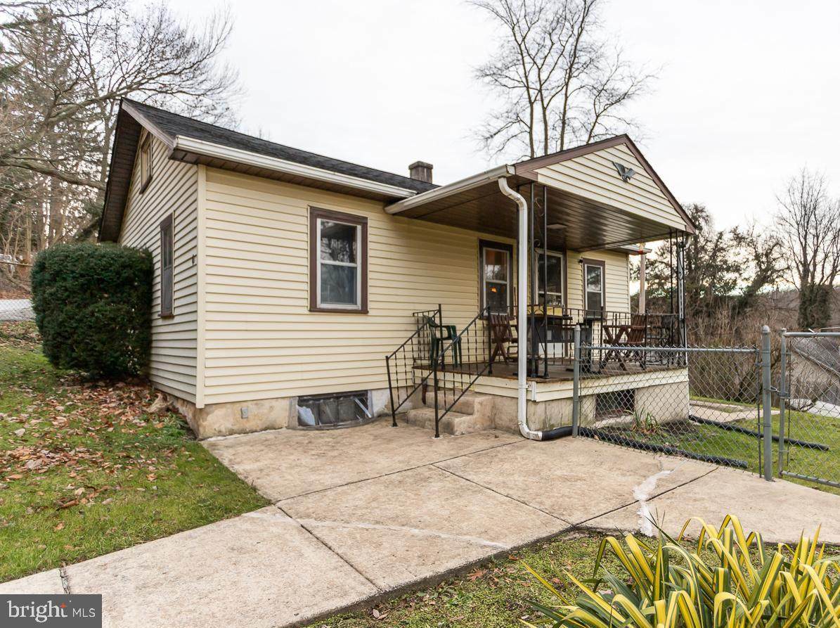 46 Newport Avenue - Photo 1