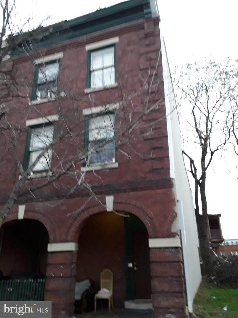 405 13TH Street - Photo 1