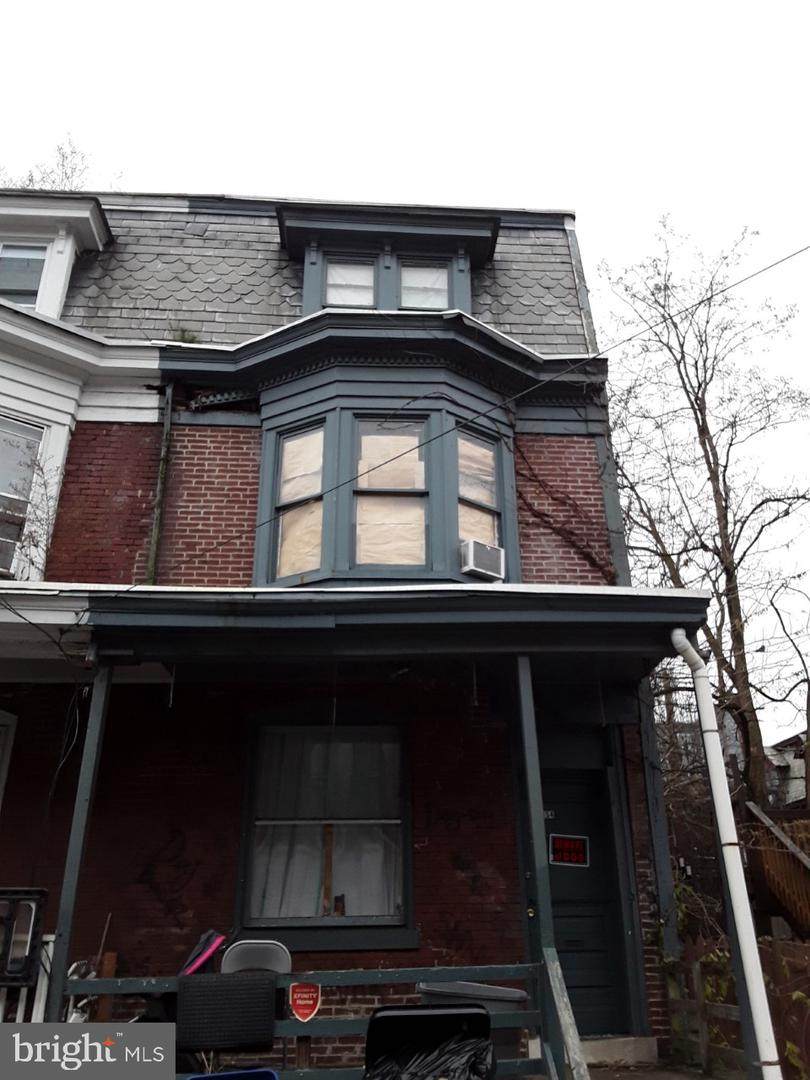 2154 Penn Street - Photo 1