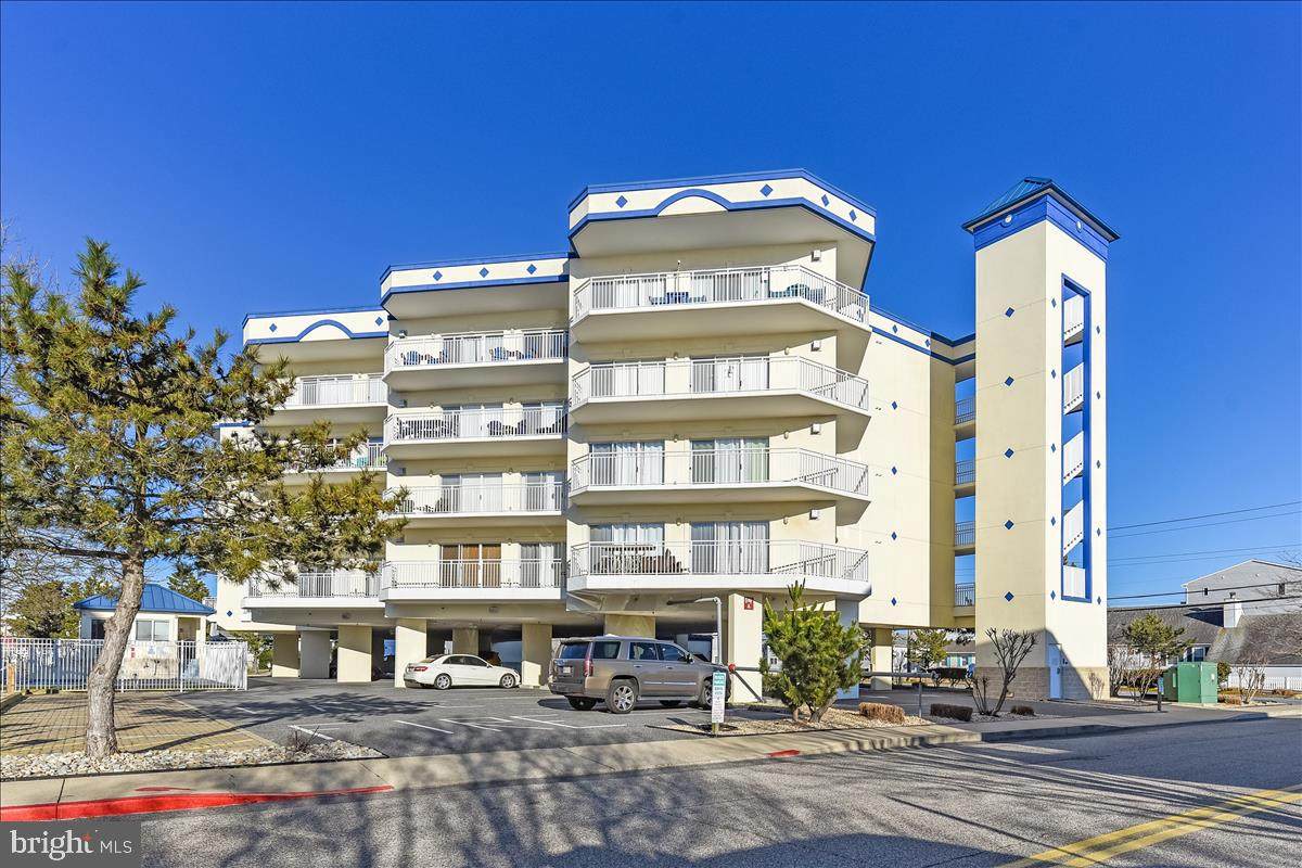 305 11TH Street - Photo 1