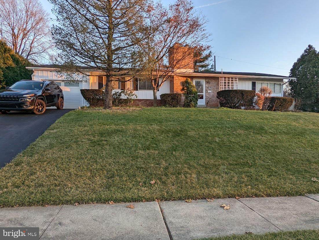 2838 Reading Road - Photo 1