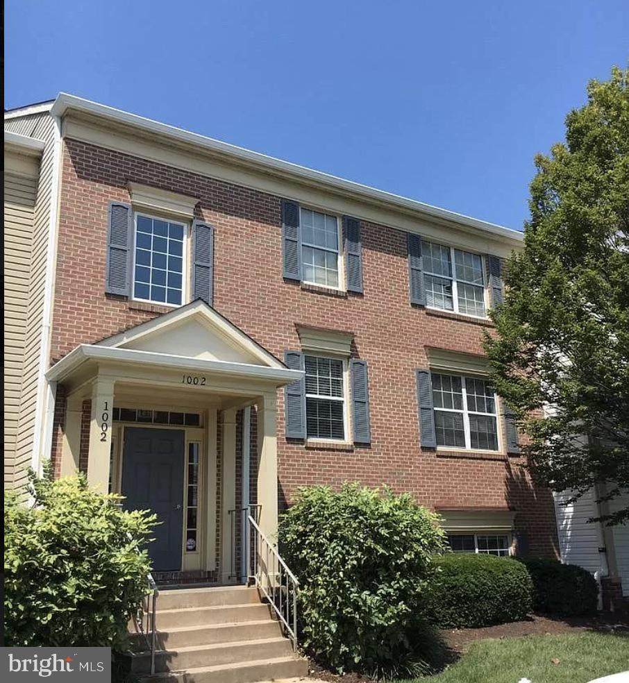 1002 Foxhunt Terrace - Photo 1