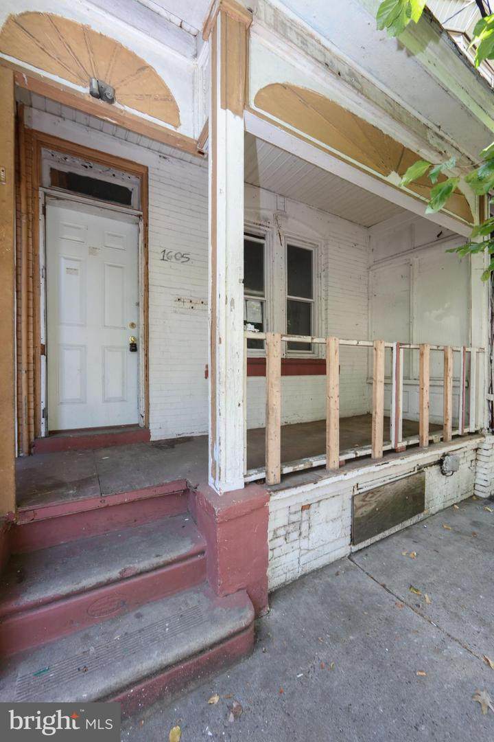 1605 Louis Street - Photo 1