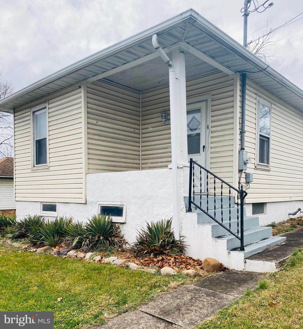 727 Valley Road - Photo 1