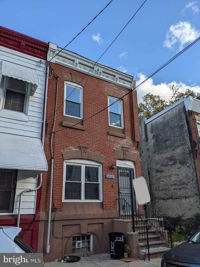 2251 Sydenham Street - Photo 1