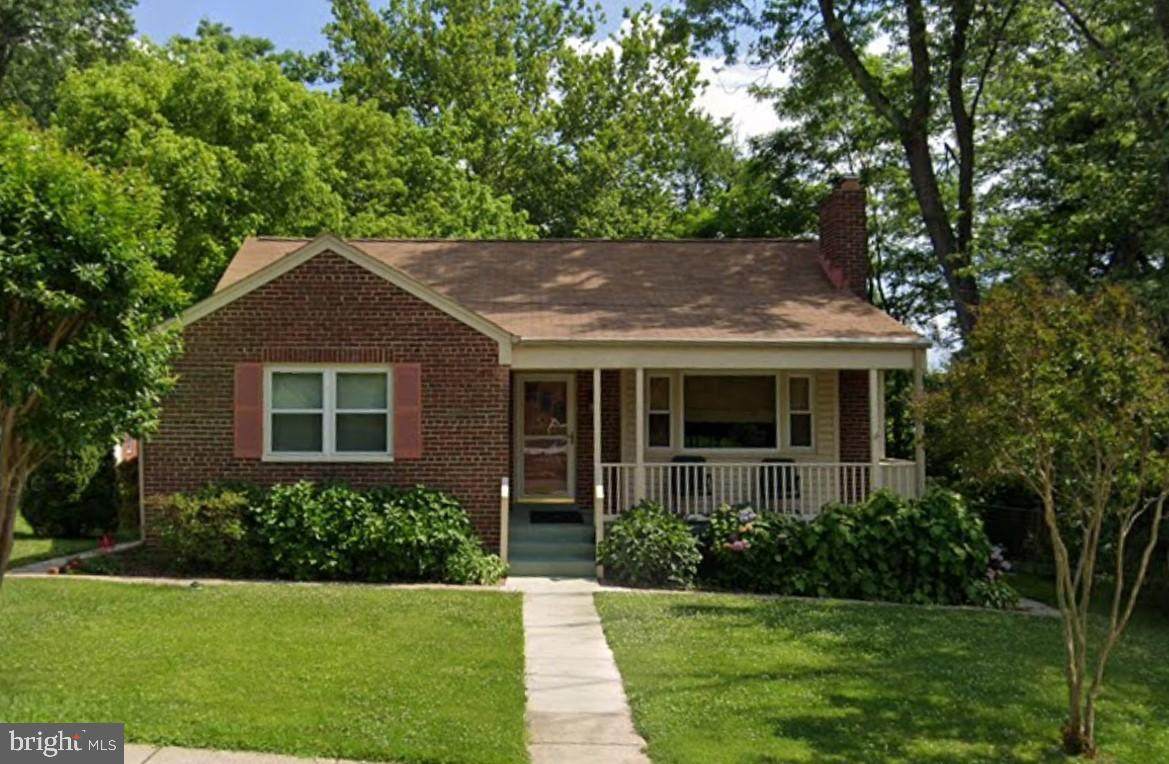 2306 Darrow Street - Photo 1