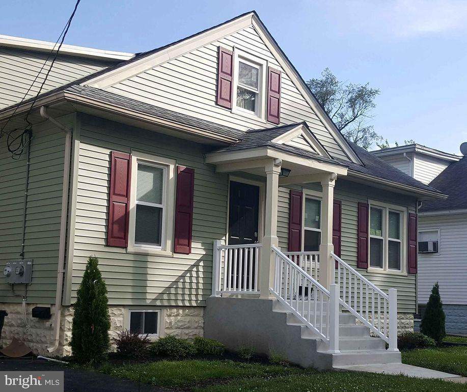 118 Clinton Avenue - Photo 1