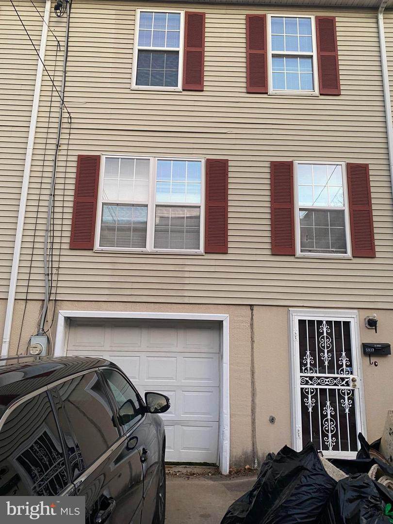 5937 Hutchinson Street - Photo 1