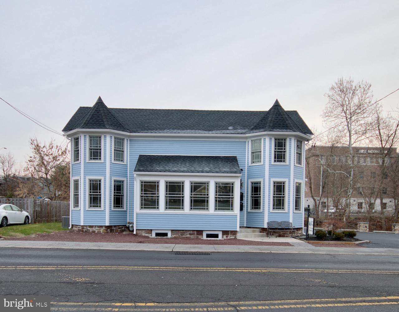 9 Sycamore Street - Photo 1