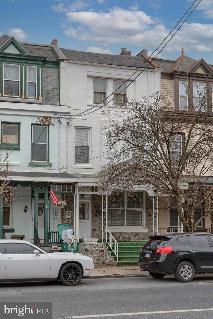16 10TH Street - Photo 1
