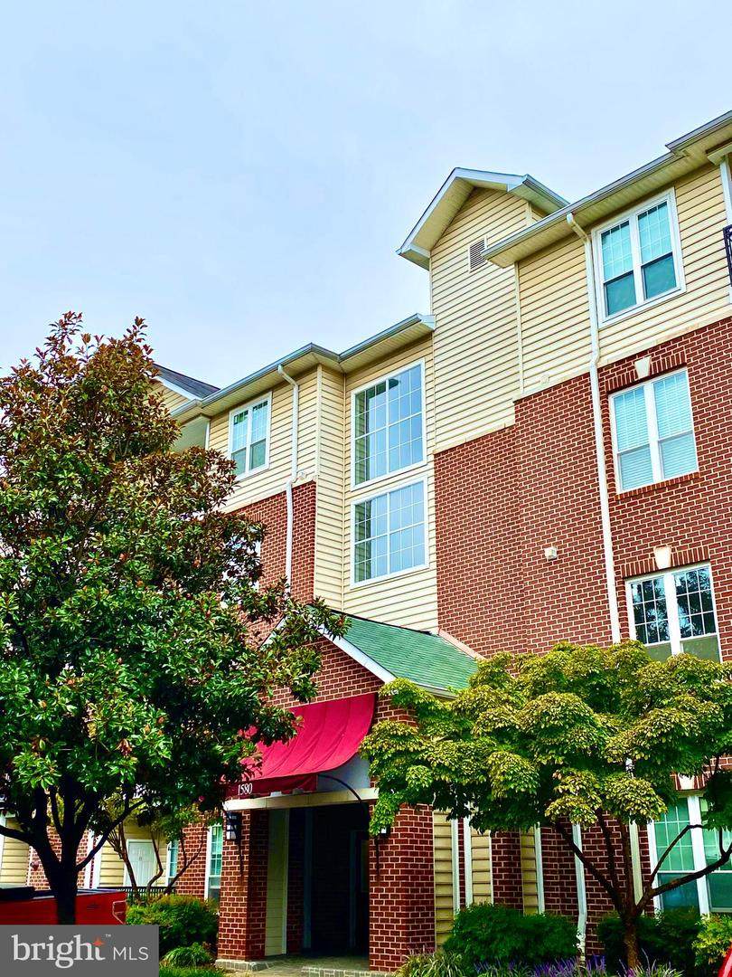 1580 Spring Gate - Photo 1