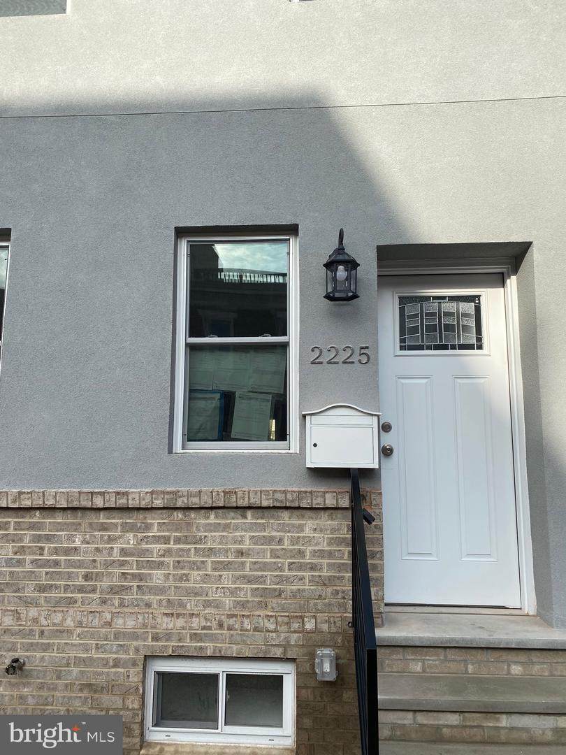 2225 Oakford Street - Photo 1