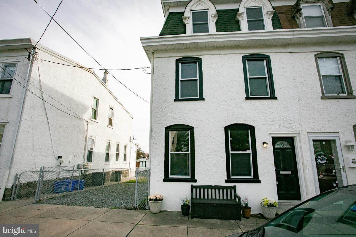 335 Lemonte Street - Photo 1
