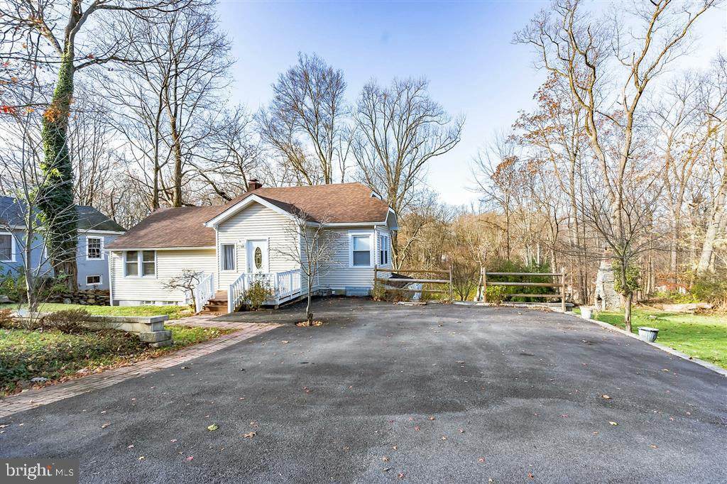 7 Whitworth Avenue - Photo 1