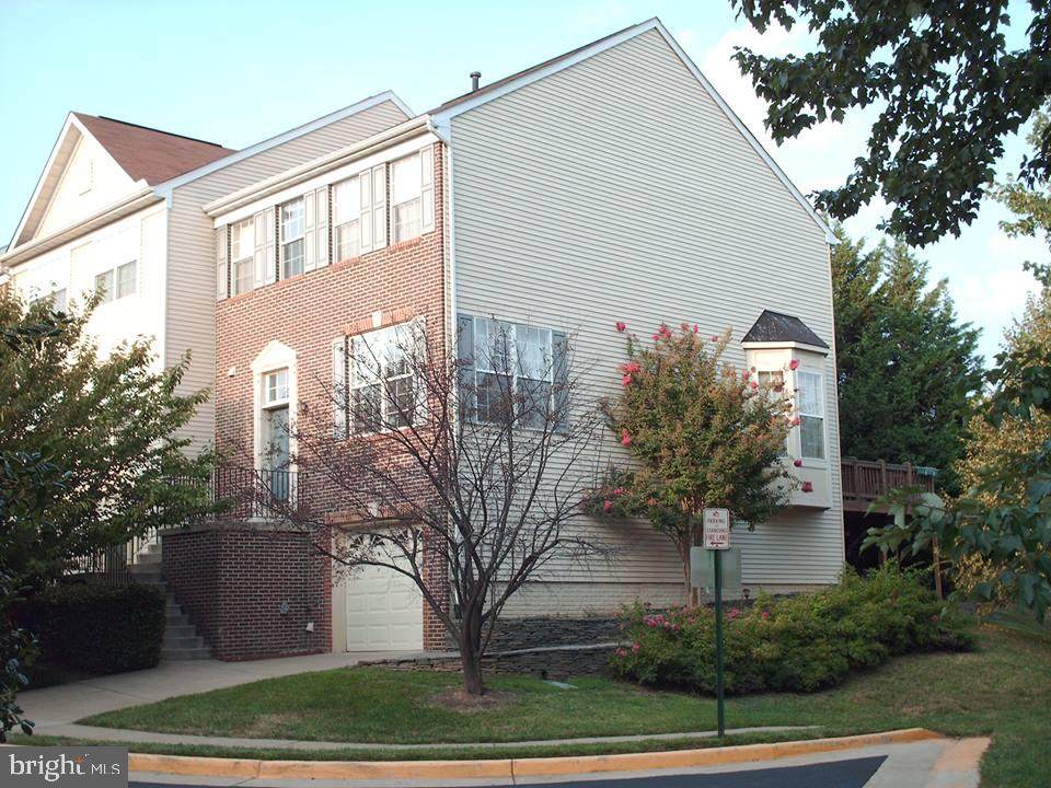 2831 Roesh Way - Photo 1