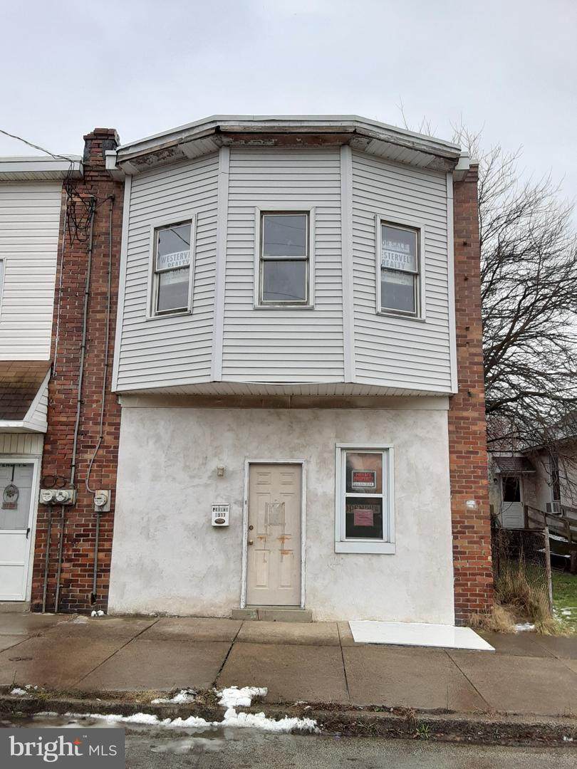 3517 3RD Street - Photo 1