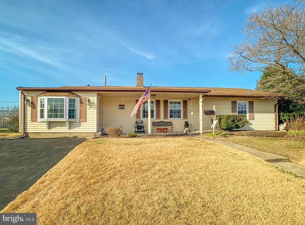 15 Laurel Lane - Photo 1