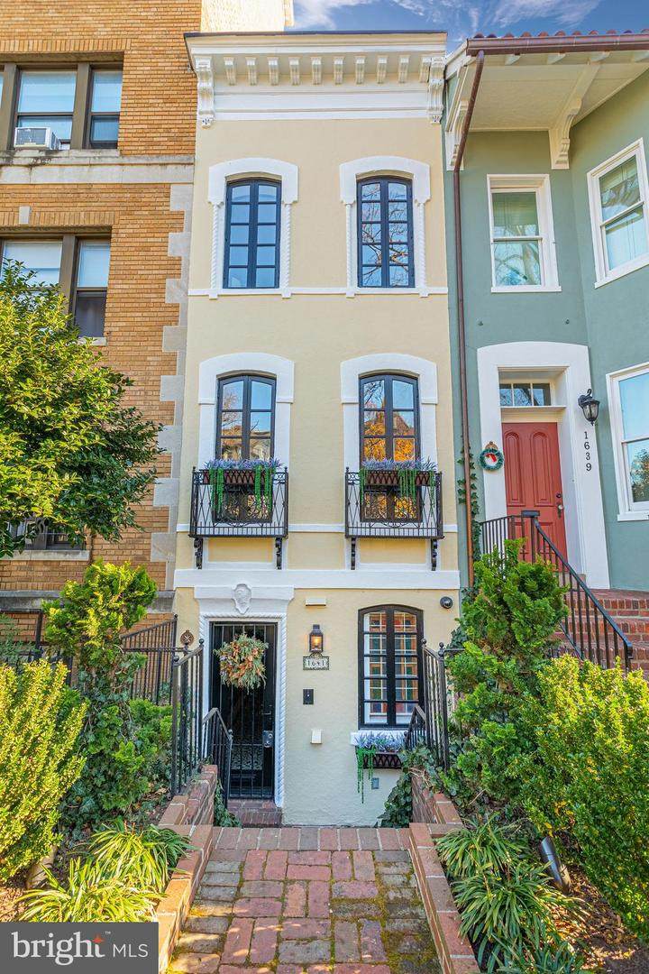 1641 19TH Street - Photo 1