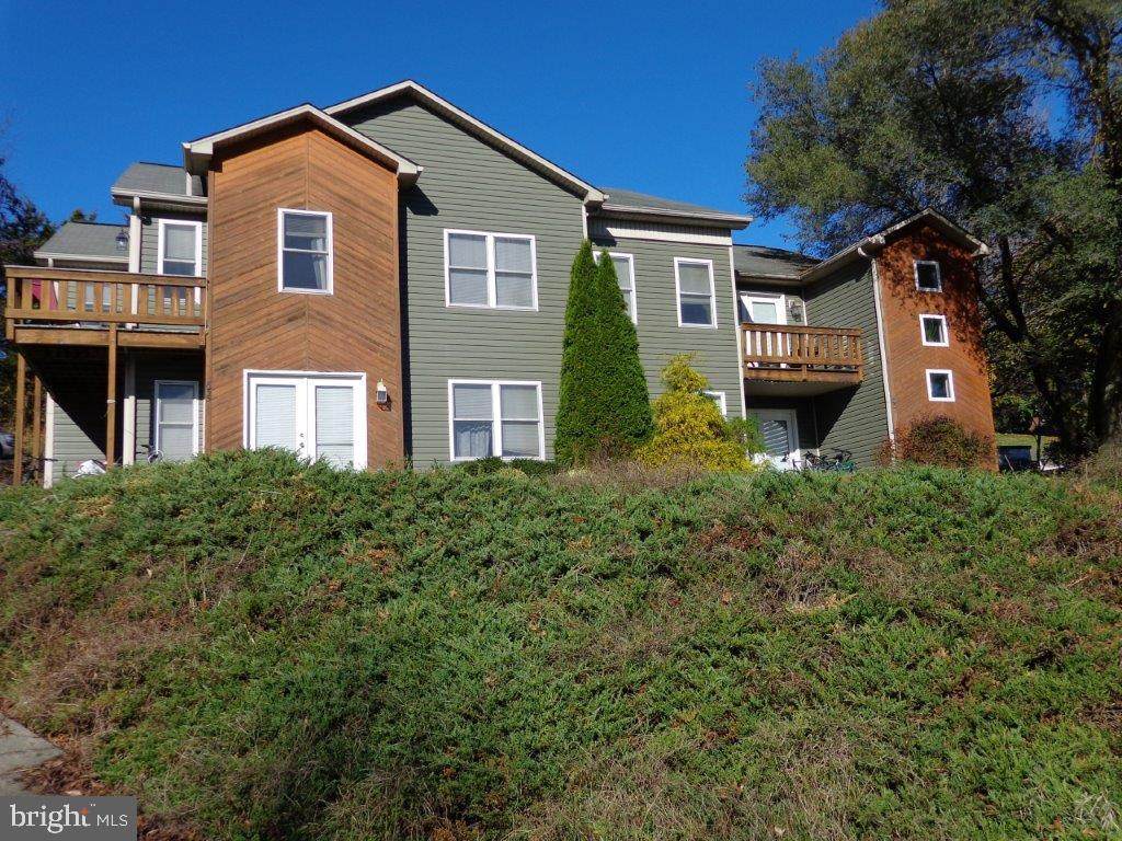 855 Hillside Avenue - Photo 1