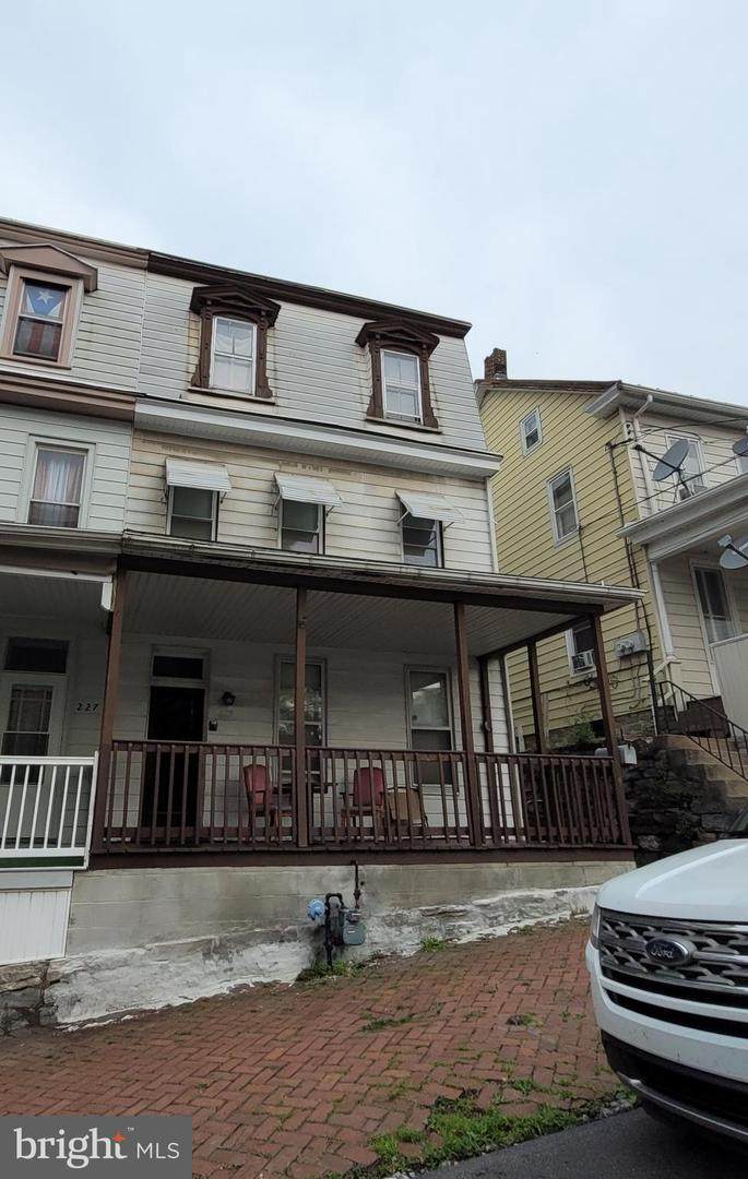229 Walnut Street - Photo 1
