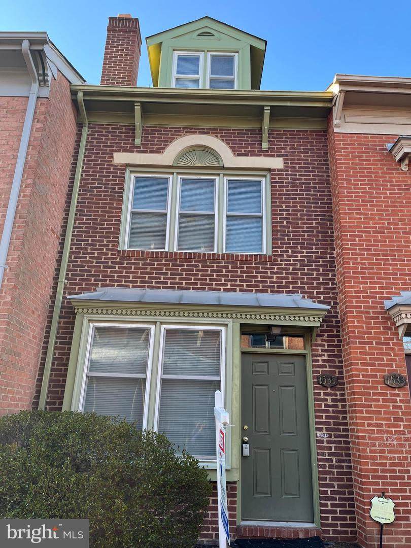 1535 Oronoco Street - Photo 1