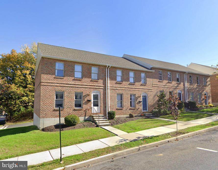 205 2ND Avenue - Photo 1