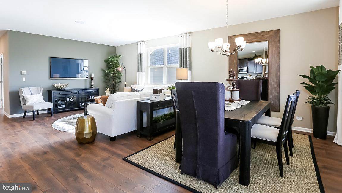 11 Walton Way - Photo 1