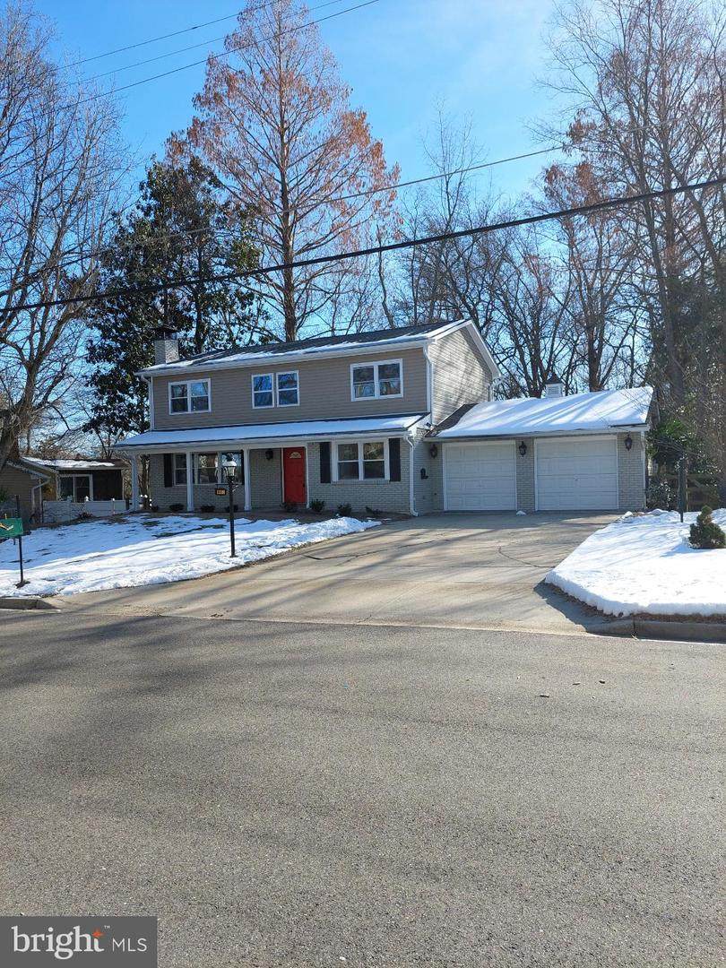13304 Queens Lane - Photo 1