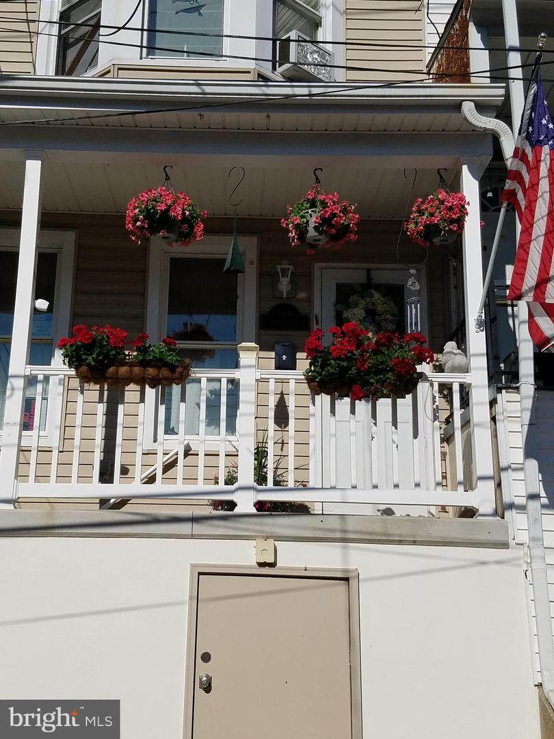729 2ND Street - Photo 1