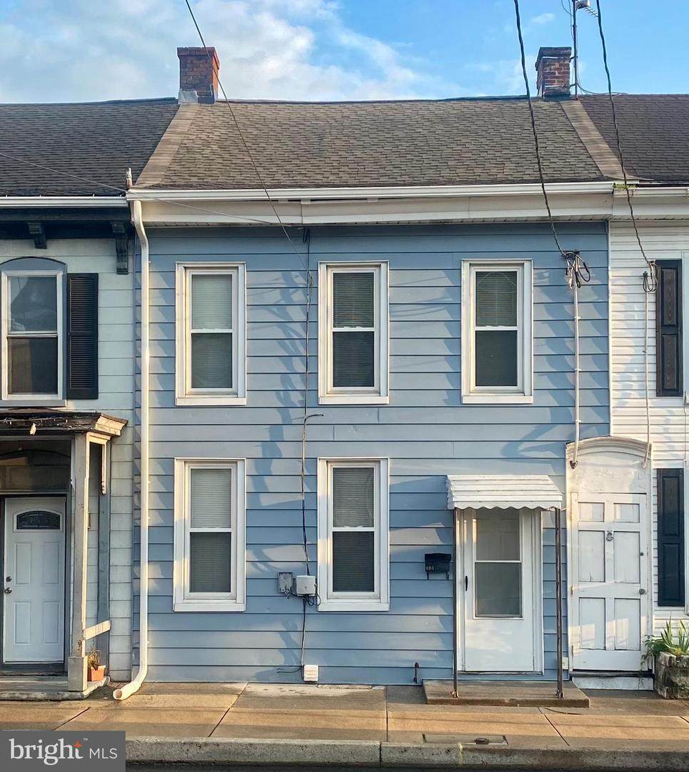 604 Maple Street - Photo 1
