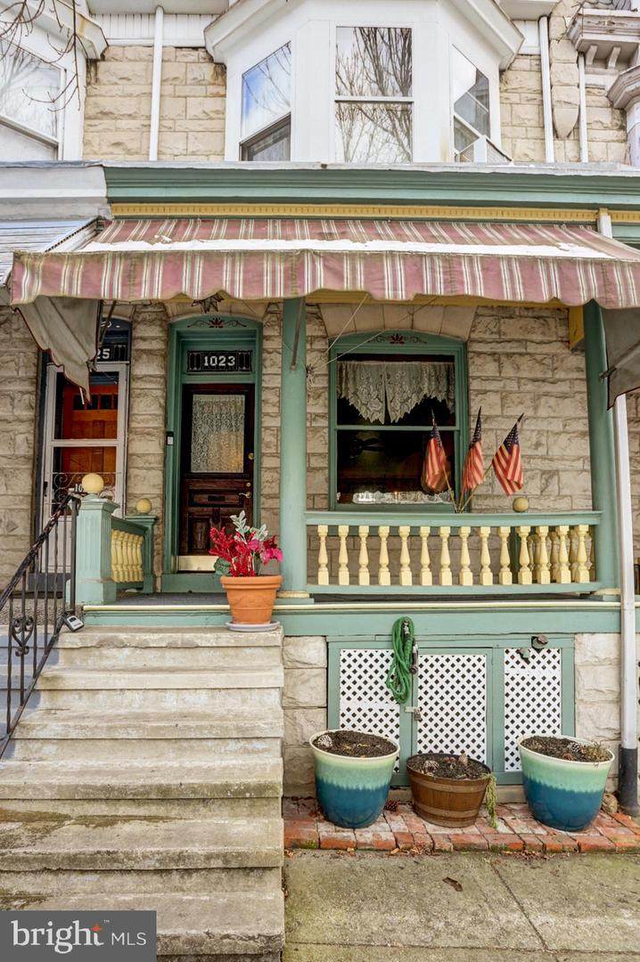 1023 4TH Street - Photo 1