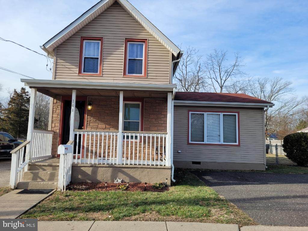 141 Franklin Avenue - Photo 1