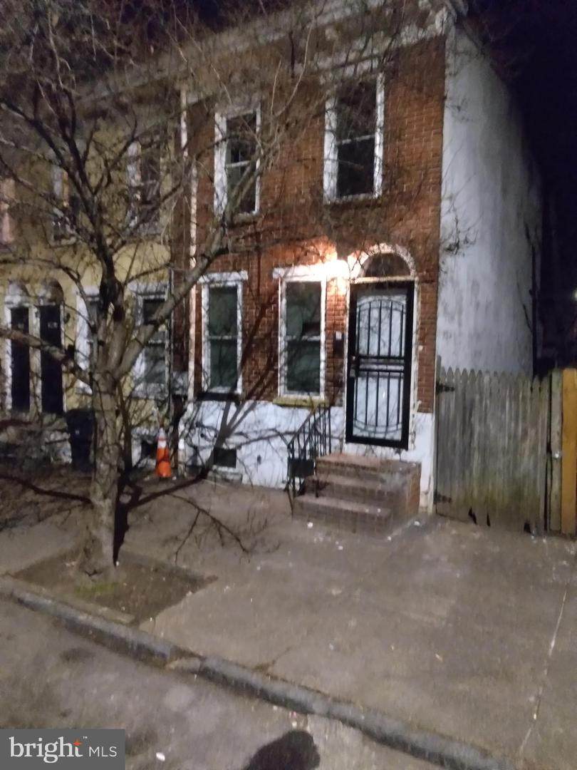 1002 Pine Street - Photo 1