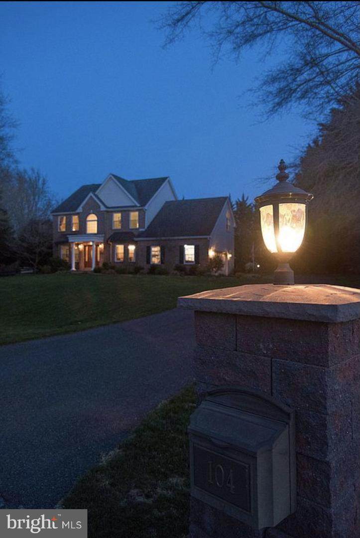 104 Old Squaw Road - Photo 1